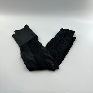 Nike Black Capri Leggings – Women’s Small